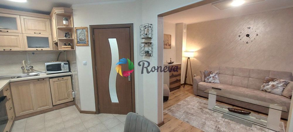 Дава се под наем Тристаен апартамент в Варна, Център - 76 кв.м за 760 € - Снимка #2