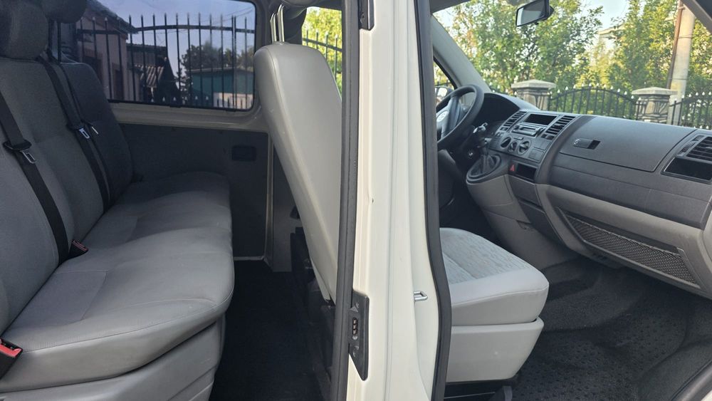 Volkswagen Transporter T5 1.9 TDI * An 2007 * 5 Locuri Dublu Cabina * Autoutilitara * Cutie Manuala