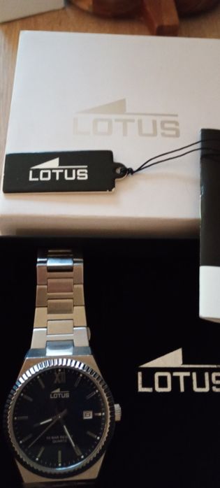 Мъжки часовник Lotus