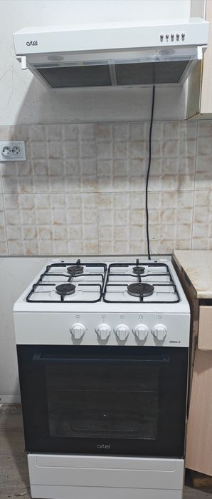 Gaz plital va vityajka sotiladi. Holati ideal.