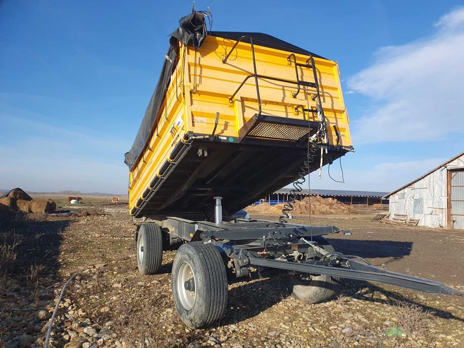 Remorca agricola basculabila, pe 3 parti , 12 tone, WIELTON PRS-2 W12