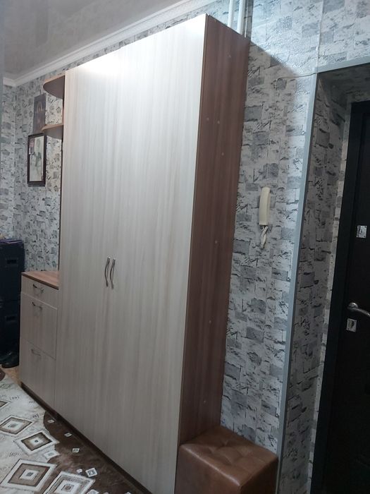 Продам прихожую.