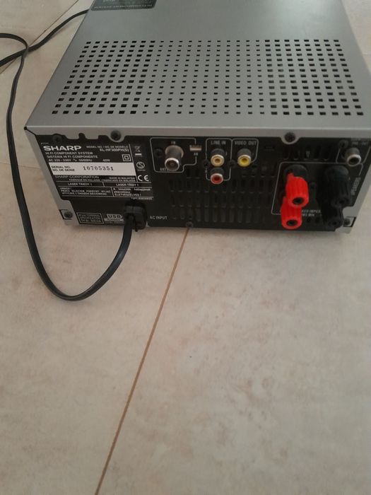 Boxe Bose și amplificator Sharp