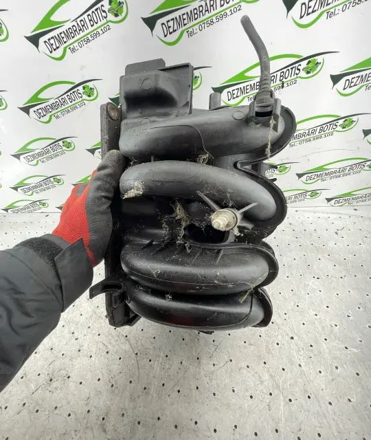 Galerie admisie cu Rampa si injectoare 7700273860 / 8200 494 284 Dacia