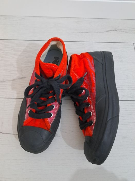 Tenesi converse marimea 39 40 cu 25 cm