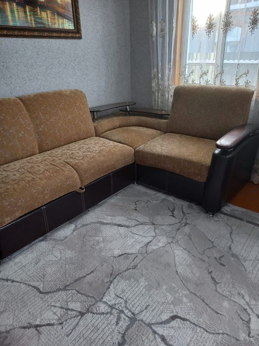 Продам угловой диван.