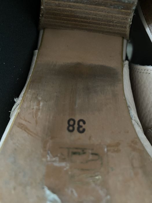 Pantofi decupati piele