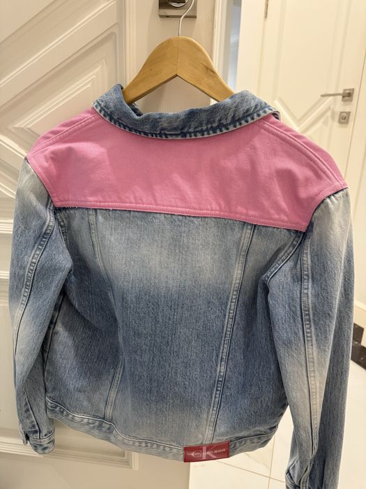 Джинсовая куртка от Calvin Klein