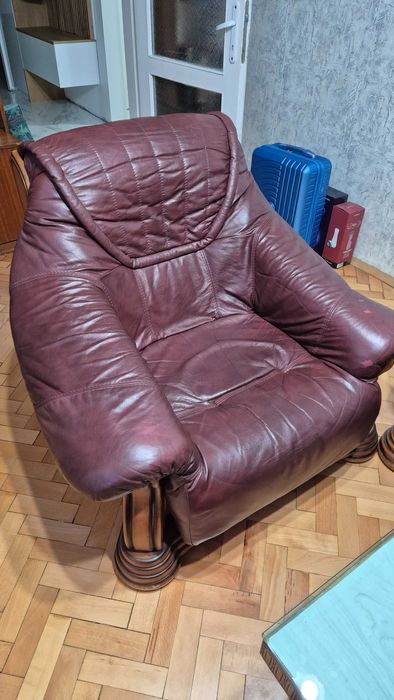 Холна гарнитура от естествена кожа и масив