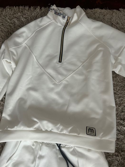 Дамски бял комплект