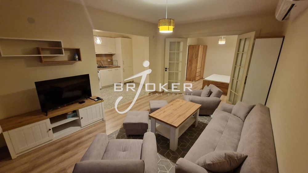 Дава се под наем Двустаен апартамент в Кърджали, Център - 63 кв.м за 357 € - Снимка #2