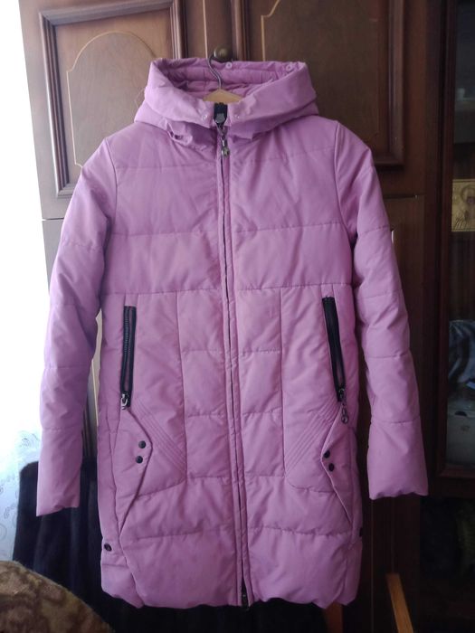 Пуховик   новый раз 44  5000 тг  раз 46  новый  8000 тенге