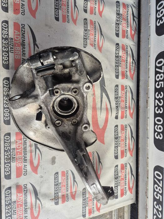 Fuzeta roata stanga fata Audi A4 B8 / A5 / A4 B8.5