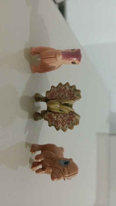 Colecție dinozauri natoons kinder 2025-2026 15 bucăți din 16