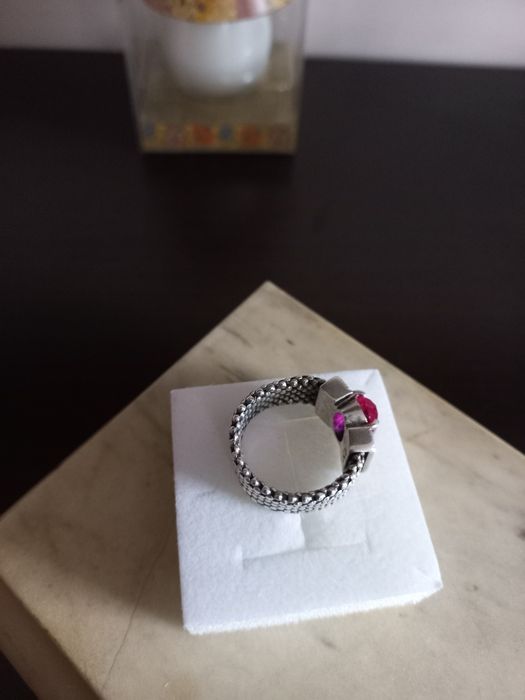 Красиви сребърни бижута с естествени камъни