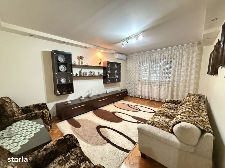 Apartament cu 3 camere, decomandat, 65 mp utili, etaj 4 cu acoperis -