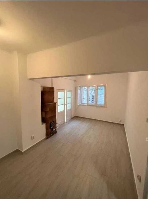 Proprietar, PIATA MUNCII, casa 3 camere de inchiriat, singur in curte