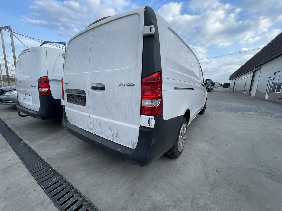 Dezmembrez Mercedes Vito w447