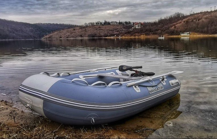 Vand Barca Navigator in stare perfecta