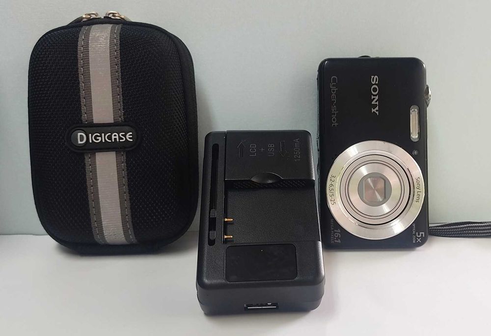 Чудесно фотоапаратче SONY DSC W710