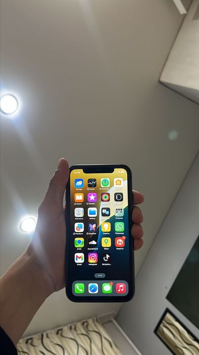 Iphone 11 хорошее состояние