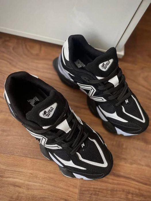 Дамски маратонки New balance 9060, естествен велур.Видове