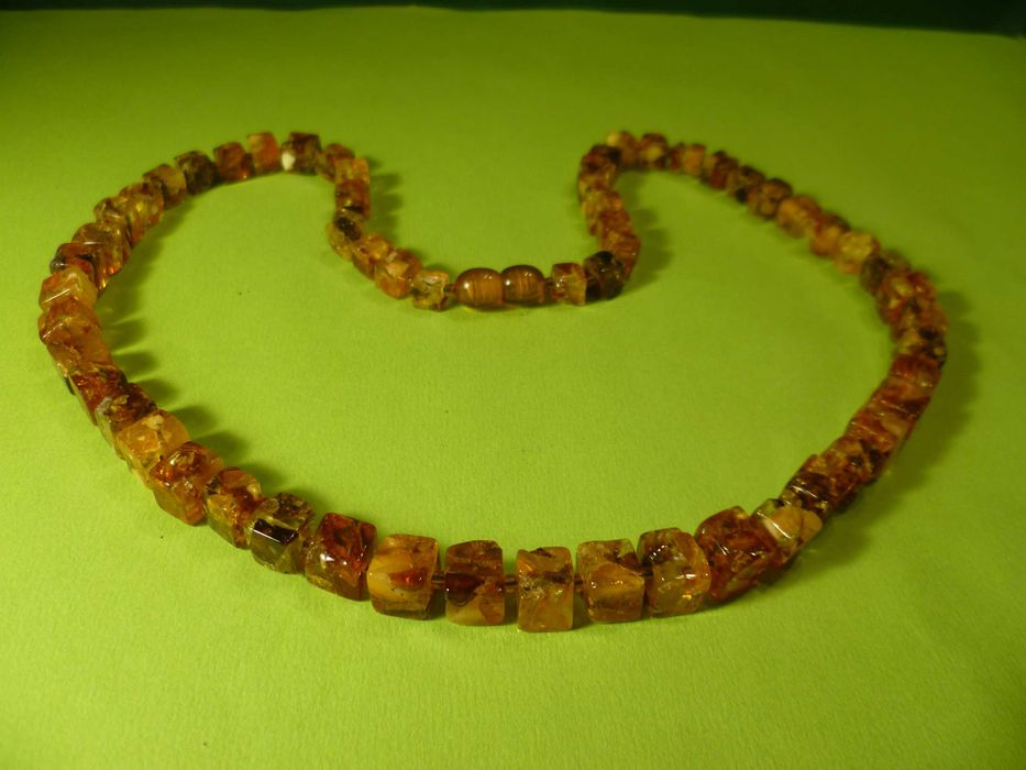 Луксозно колие от 100% естествен кехлибар УНИСЕКС