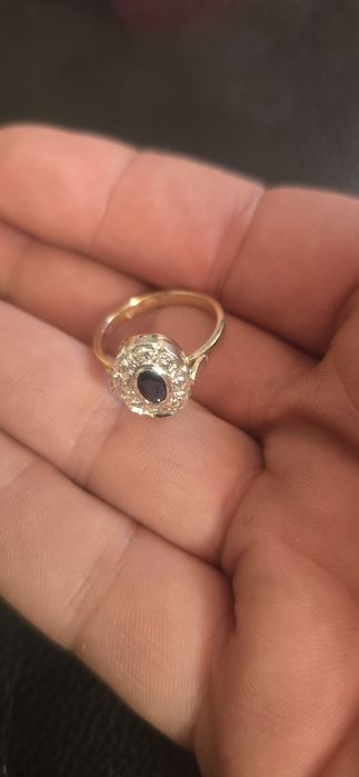 Inel aur antourage safir și diamante naturale