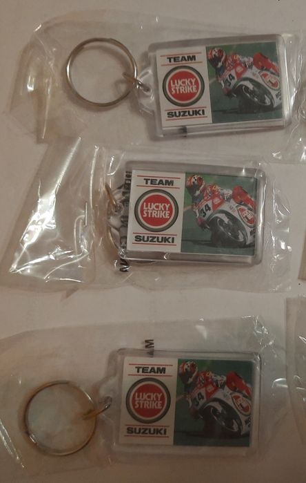 Vand brelocuri MotoGP - Team Suzuki Lucky Strike