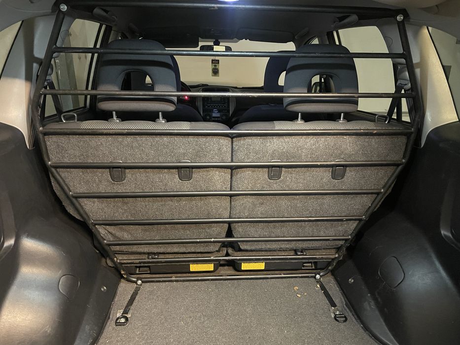 Решетка(кучкарник) рав4 2004