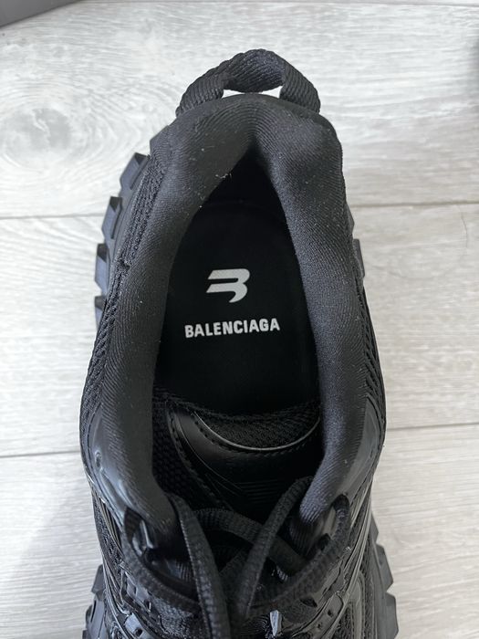 Balenciaga defender