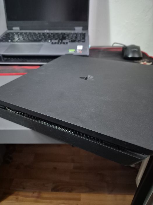 PS 4, 500 GB stocare