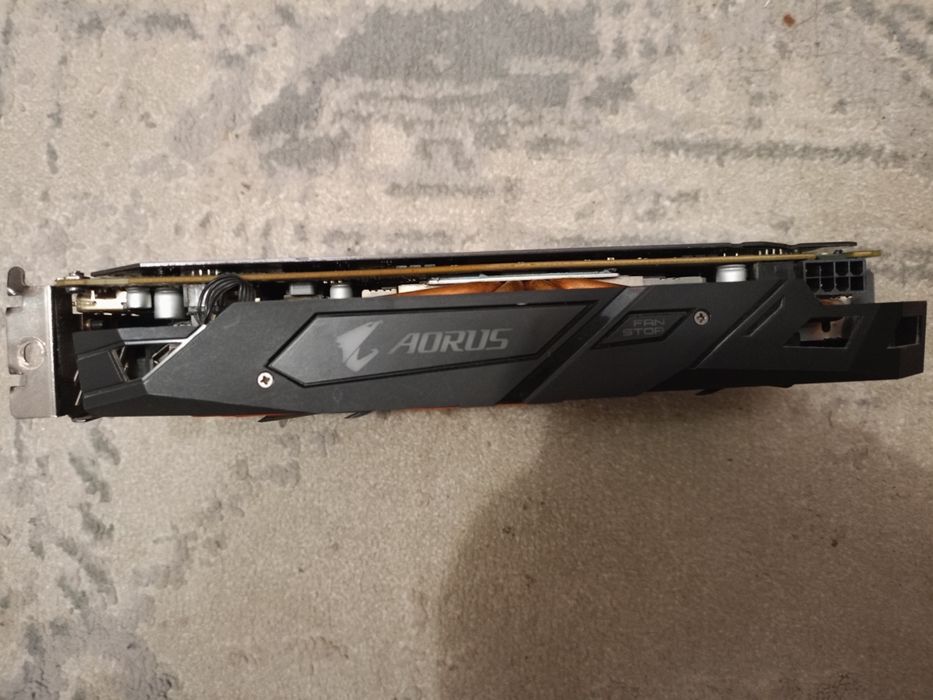 Продам видеокарту RX 570 4GB AORUS