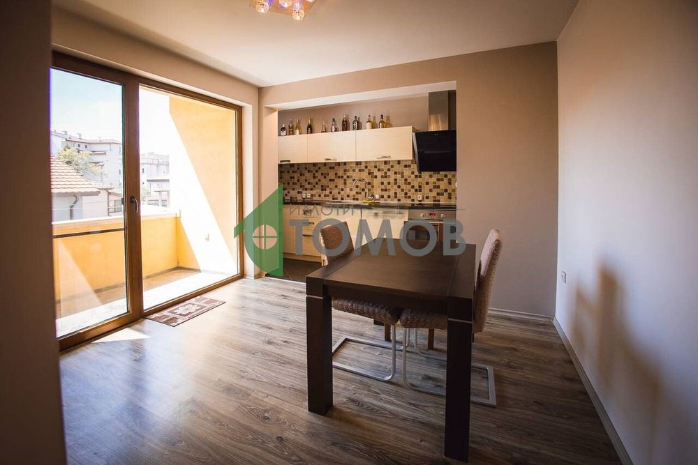 Напълно ремонтиран етаж от къща в кв. Самара 2