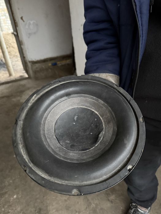 Продам Сабвуферный динамик, б/у,