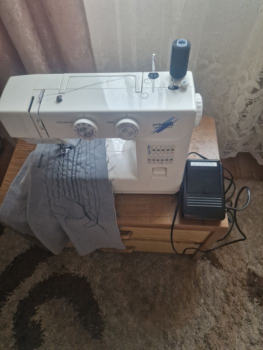 Vind masina de cusut Priveleg