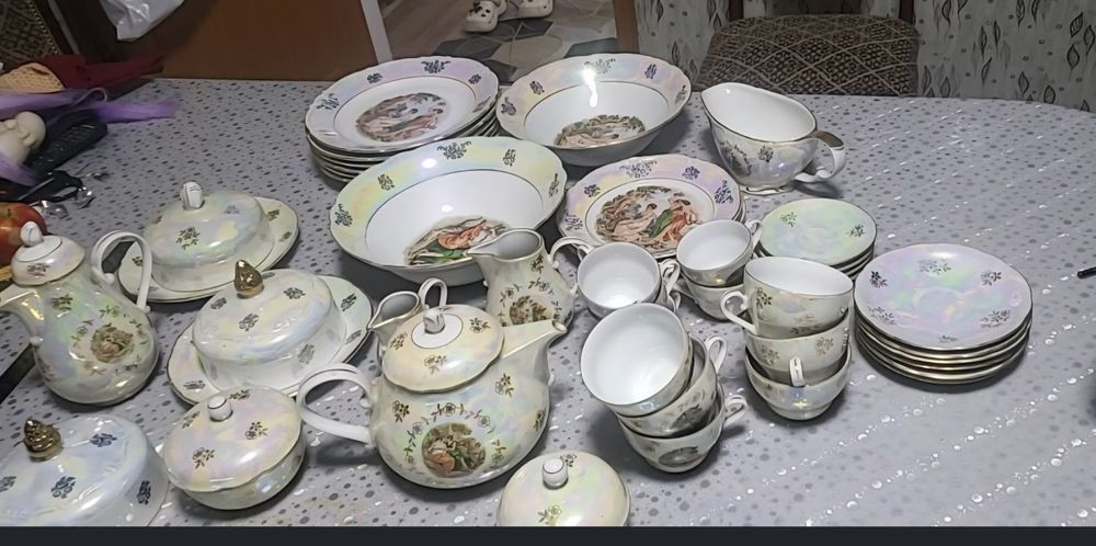 Продам сервиз "Мадонна"