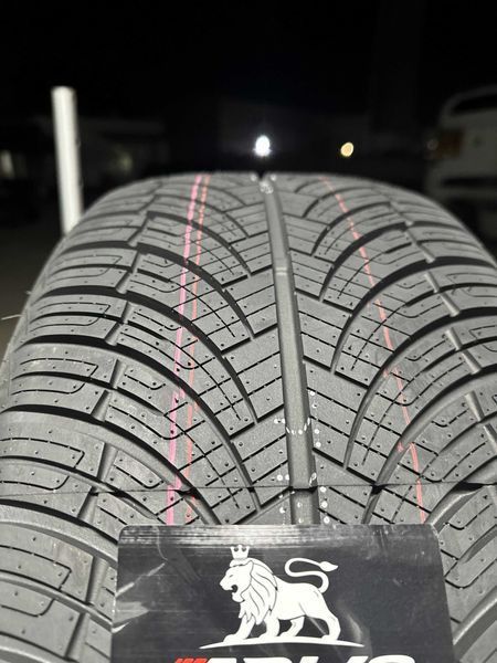 Нови Всесезонни Гуми Arivo Carlorful A/S 235/40R18 95W XL Нов Dot