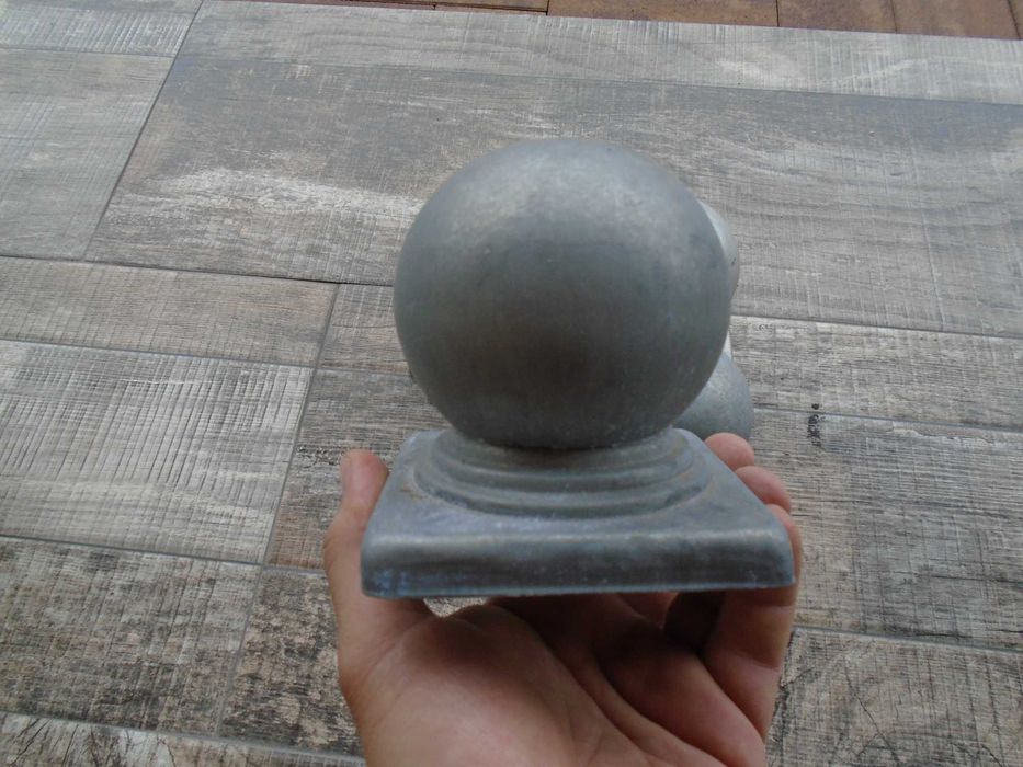 4 capace pentru stalp patrat la poarta,  teava de 100x100 mm