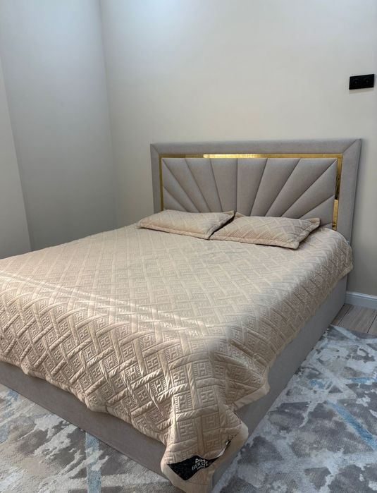 Спальная кровать и матрас