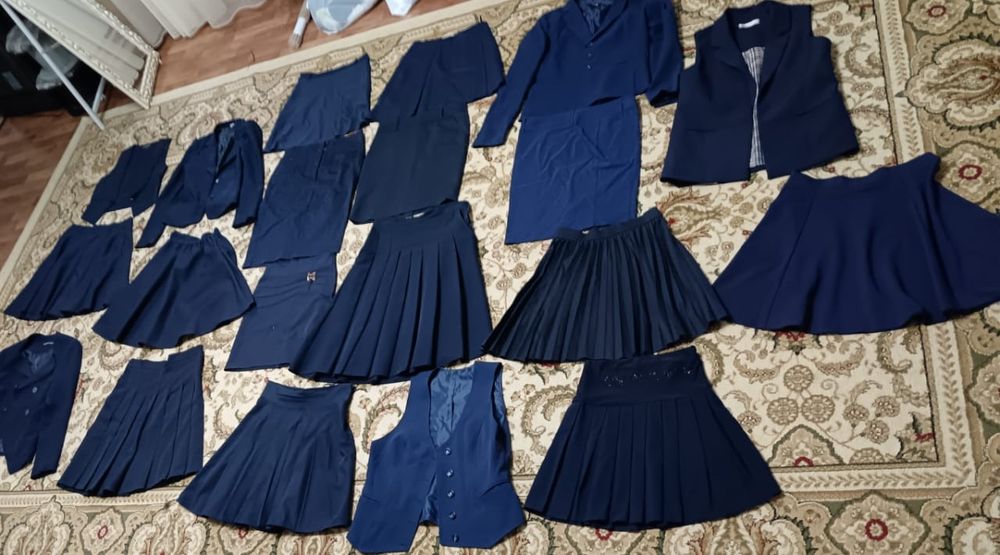 Школьная форма продаётся