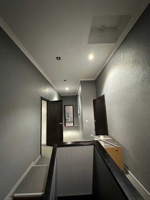 Офис Дом 7 каб. 300+150  кв.м Буюк Ипак Йули Чайхана "Салом"