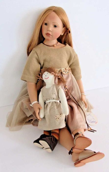 Голяма авторска кукла