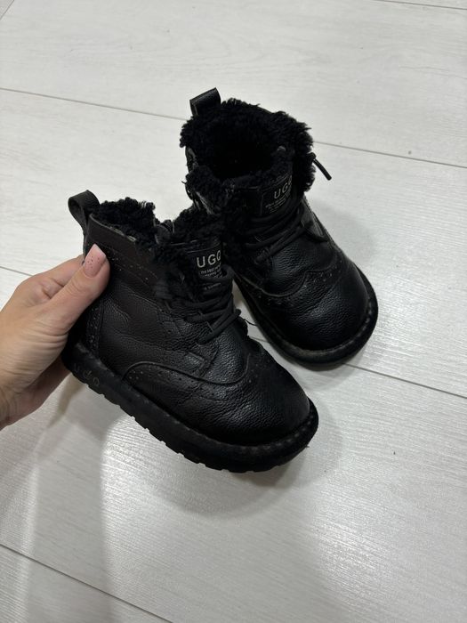 Продам детские зимние сапоги