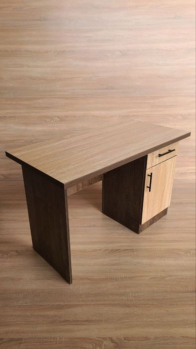 Стол для рукавадител