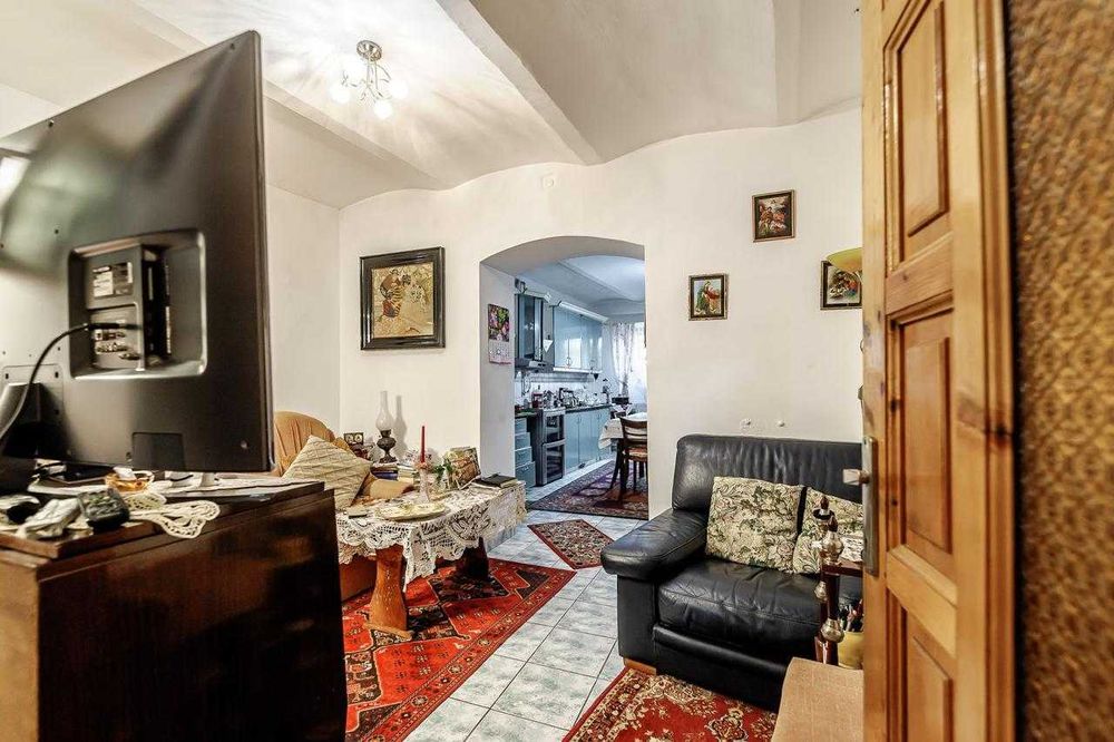 Proprietar vând casă zona centrala