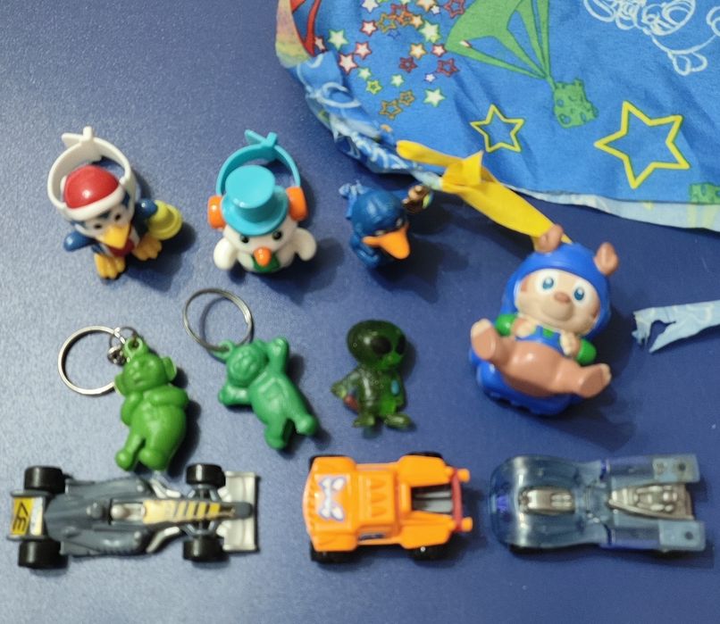 Продам игрушки Киндер сюрприз и др.