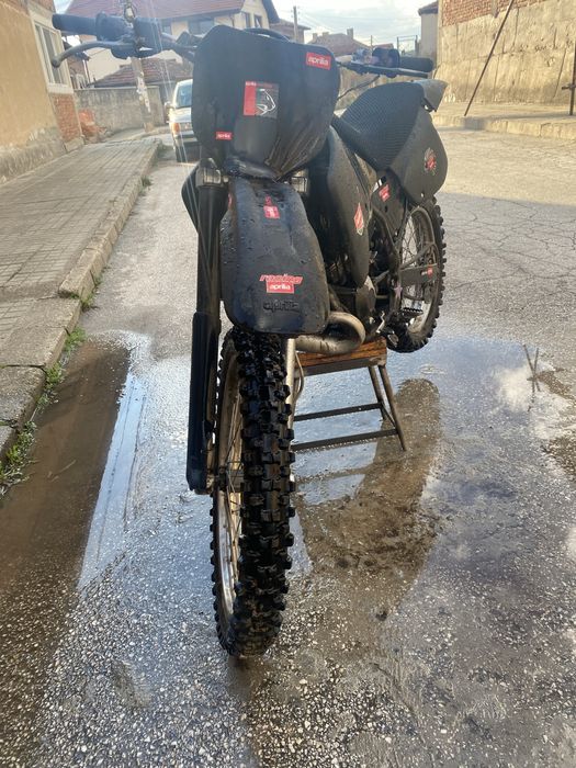 Продавам априлия rx 50с кит на 90 с чисто нов цилиндар и бутало