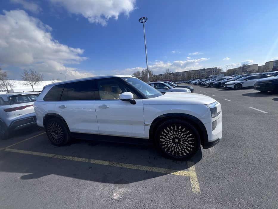 Zeekr 9X Ultra 70kw sotuvda