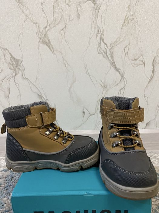 Продам ботинки детские весна/осень